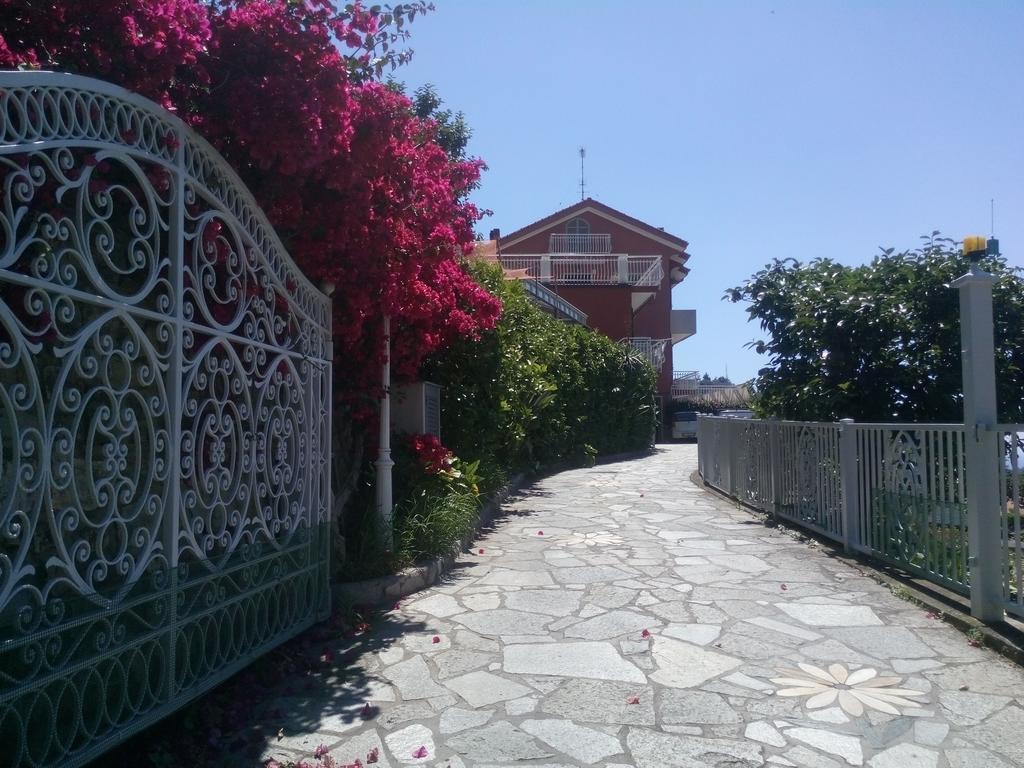 Agriturismo La Rocca San Bartolomeo Al Mare Εξωτερικό φωτογραφία